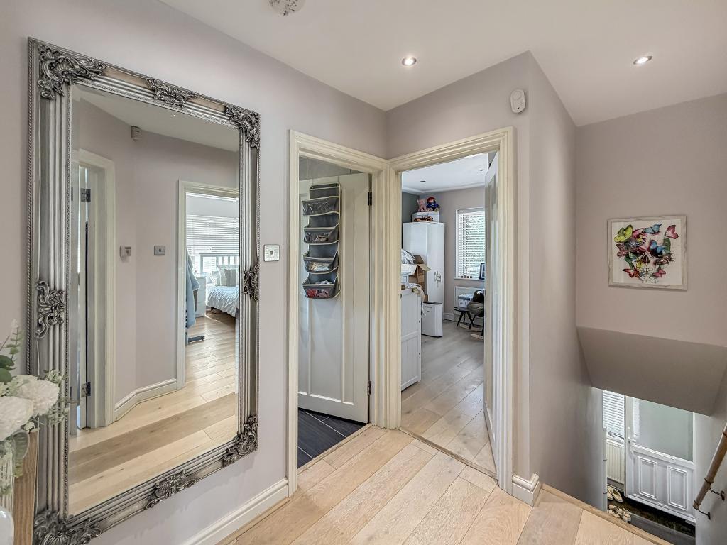 Crewes Lane, Warlingham, CR6 9NS photo 4