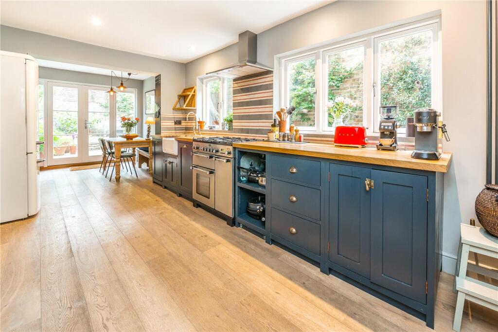 House in London, Clapton Park, Homerton - View 4
