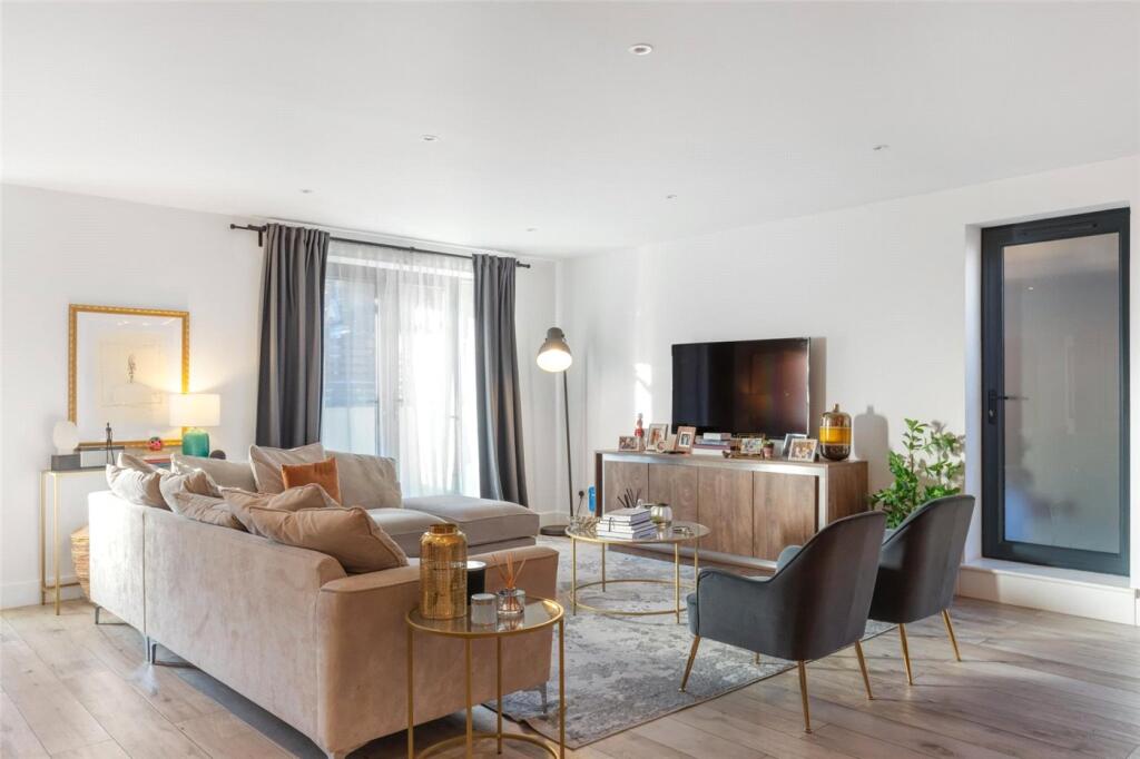 House in London, Putney - More
