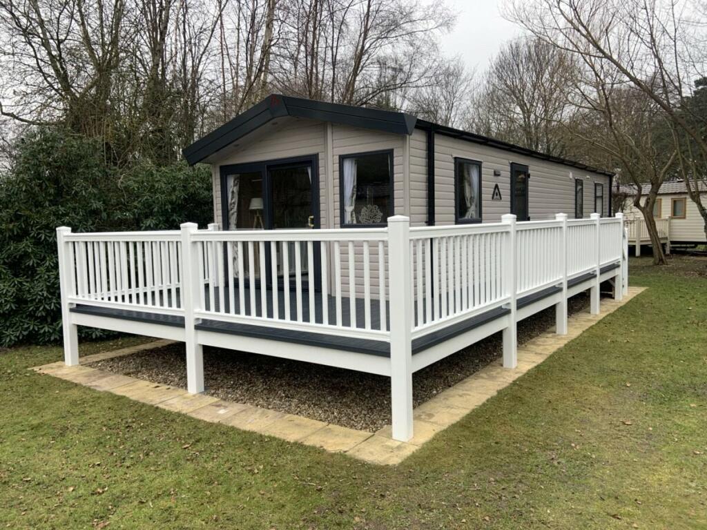 2-bed caravan on Merrylees, Spital Road, Staxton, Scarborough, YO12, £59,995