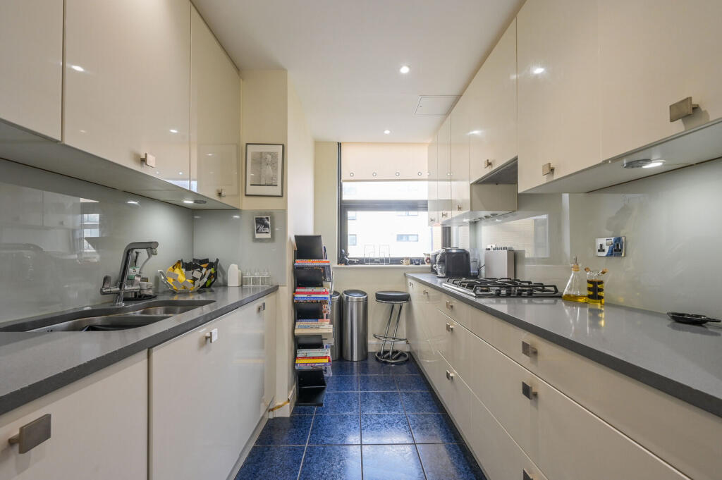 Apartment in London - View 4