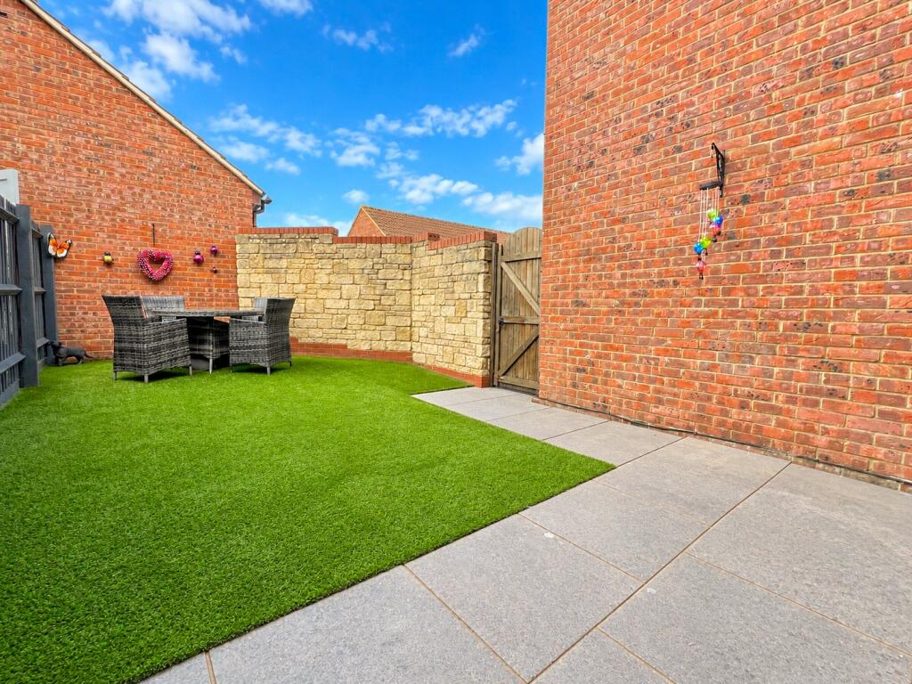Chapel Close, Melksham photo 2