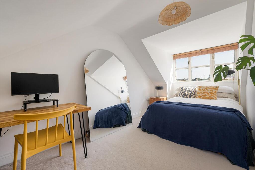 Apartment in London, Chapel End, Walthamstow - View 4