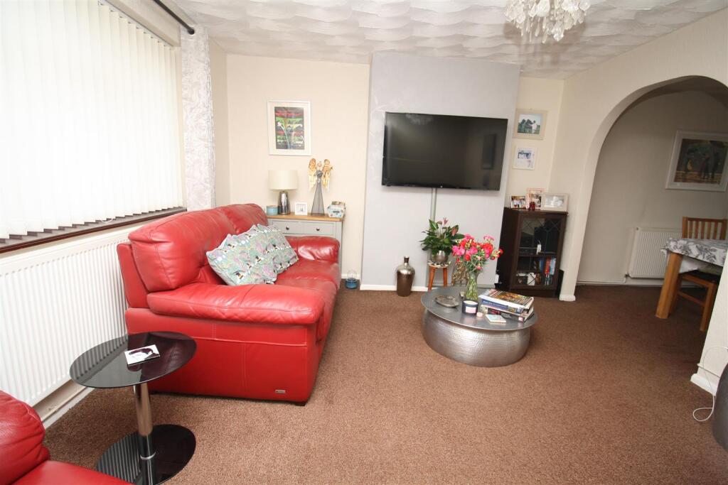 Warwick Road, Bletchley, Milton Keynes photo 3