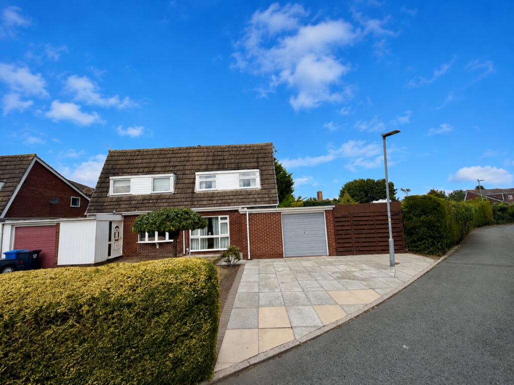 3-bed semi-detached on Sheerwater Close, Padgate, Warrington, £235,000