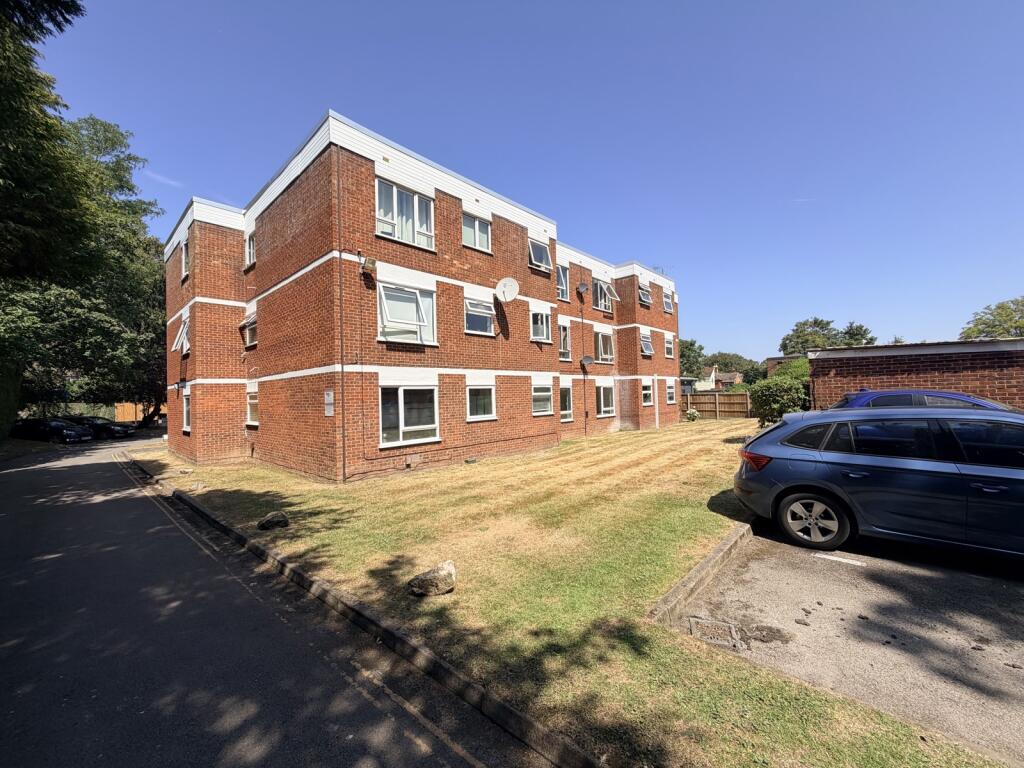 Apartment in Guildford - More