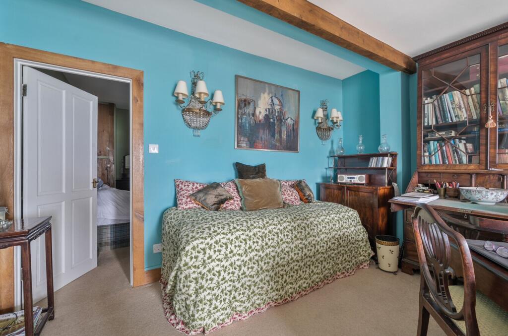 Apartment in Canterbury - View 5