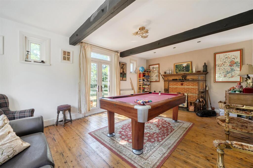 Easthampstead Road, Wokingham, Berkshire, RG40 3BP - More