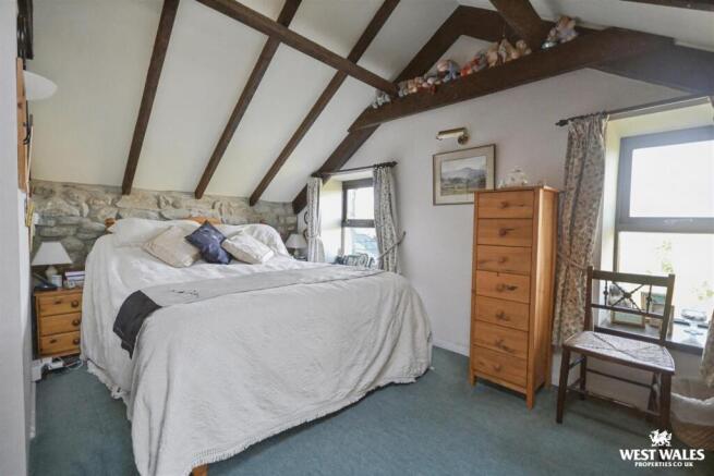 Main House - Bedroom 2