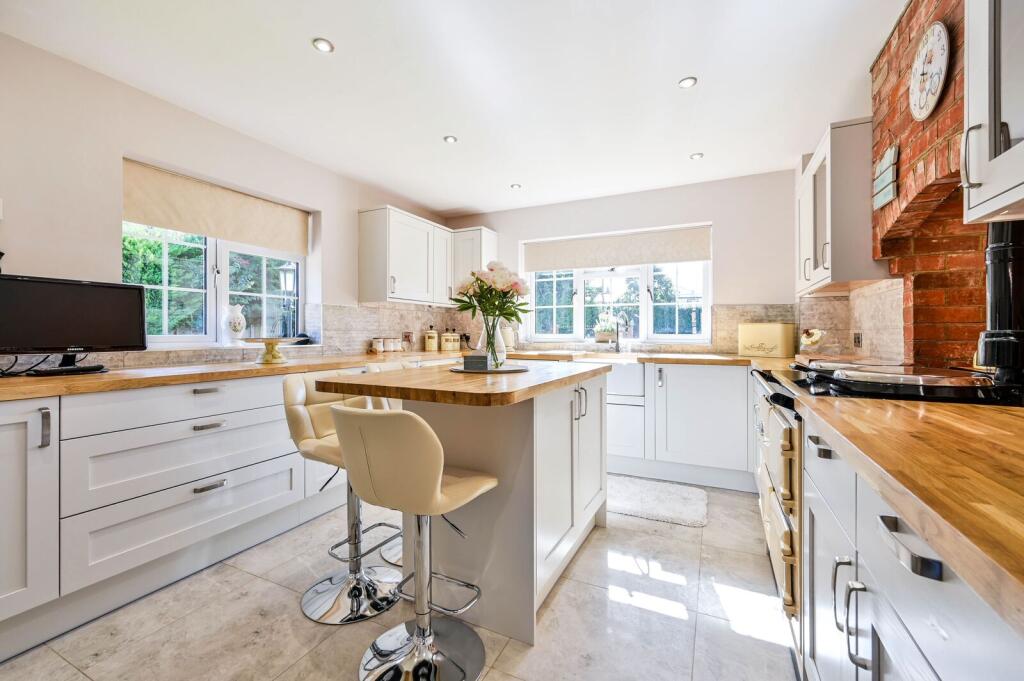 House in Guildford, Worplesdon - View 4