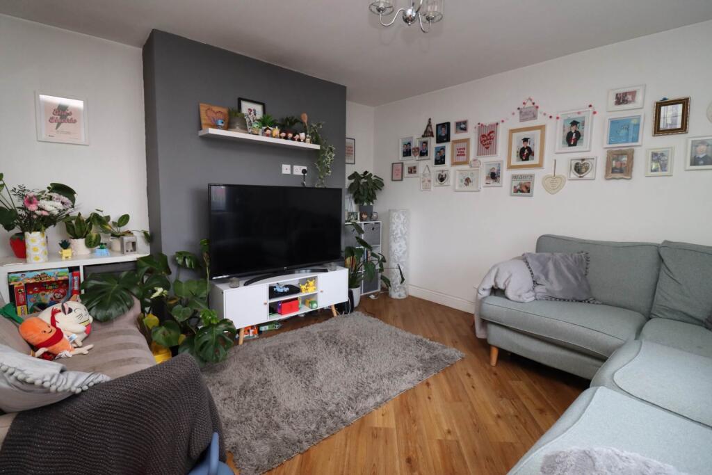 Dale Avenue, Bromborough photo 3