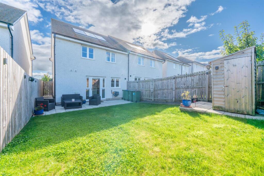 House in Perth - View 3