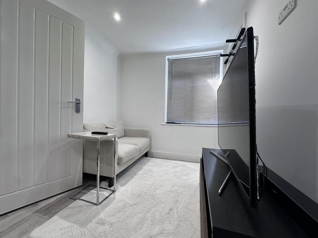 Apartment in Portsmouth - View 4