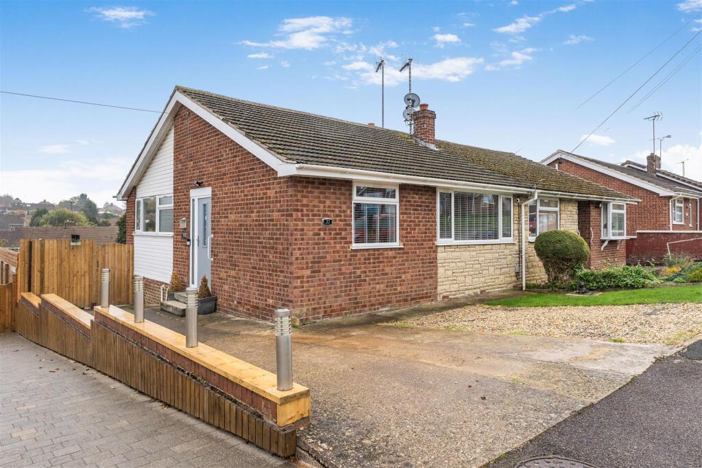 2-bed semi-detached on Mewburn Road, Banbury, £299,000