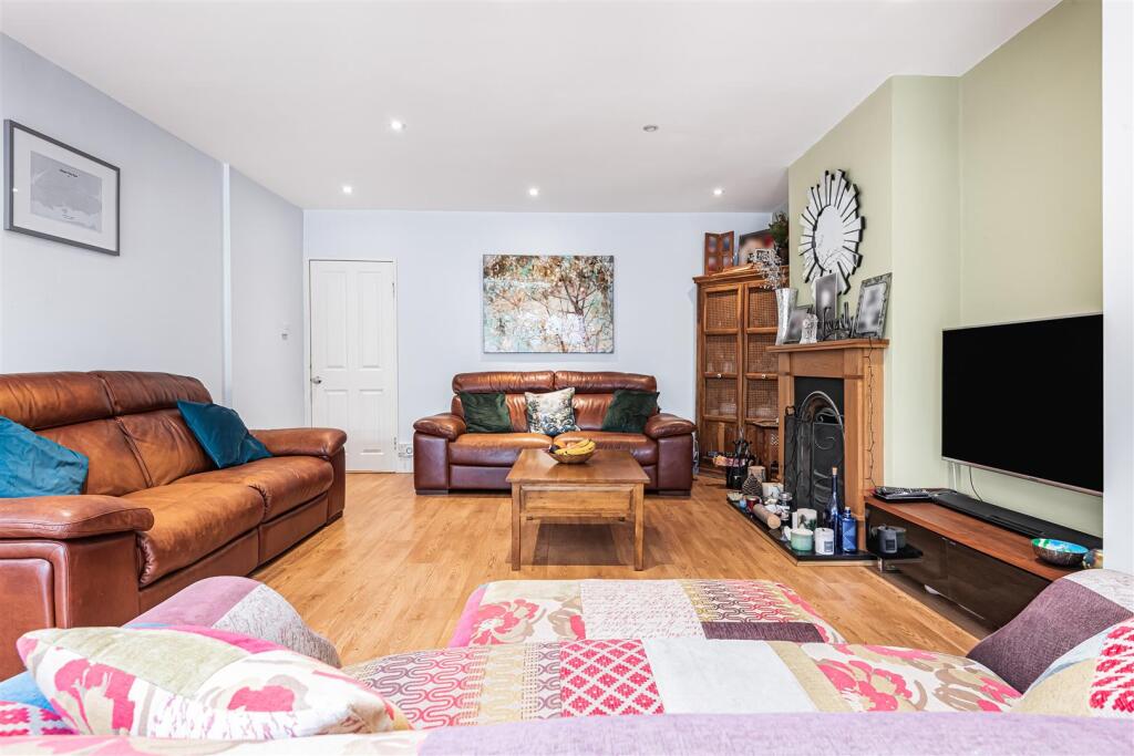 House in Watford - View 5