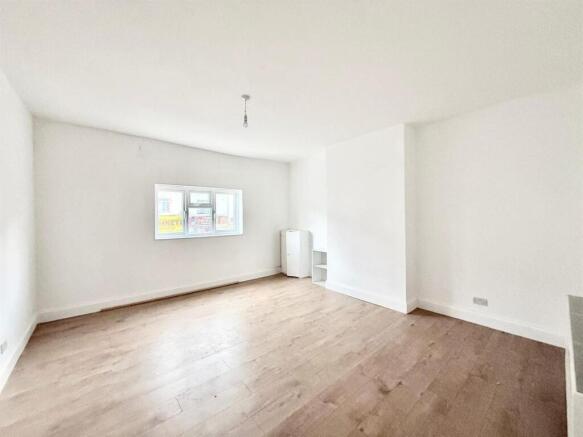 359 Hessle Road 3.jpg