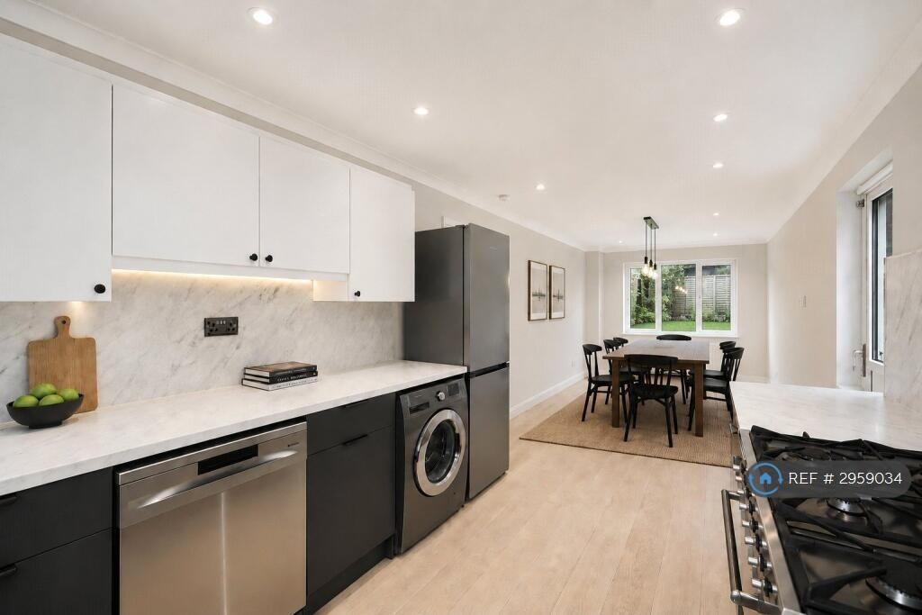House in Edinburgh - View 4