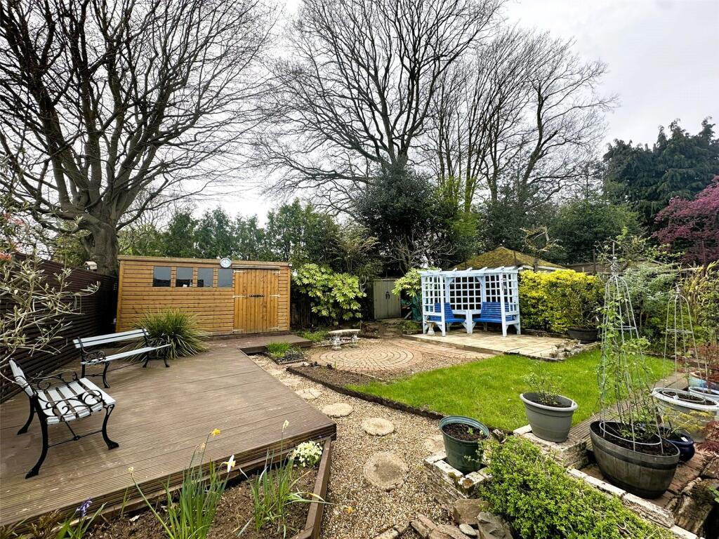 Waverley Road, Farnborough, Hampshire, GU14 - View 6