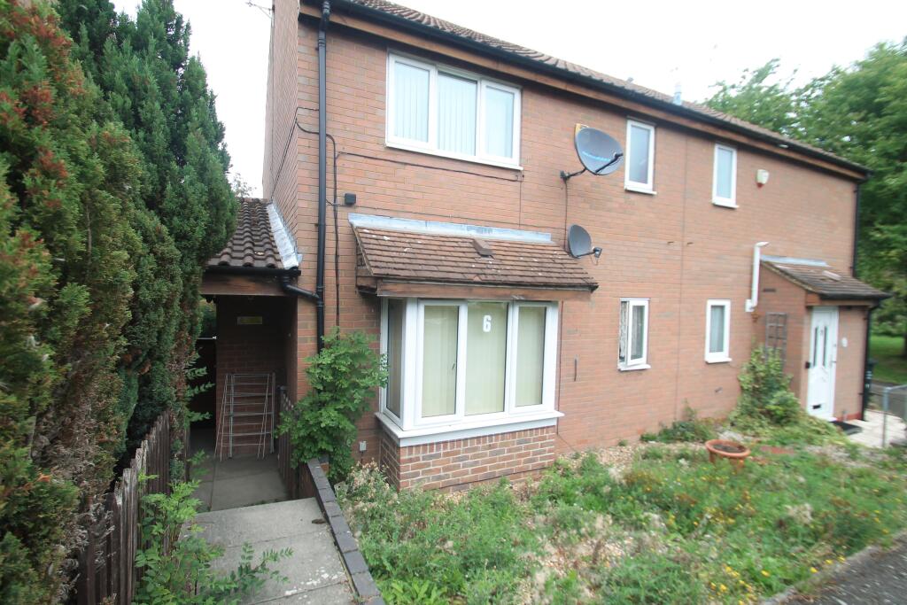 Main image of property: Copperfields, LU4