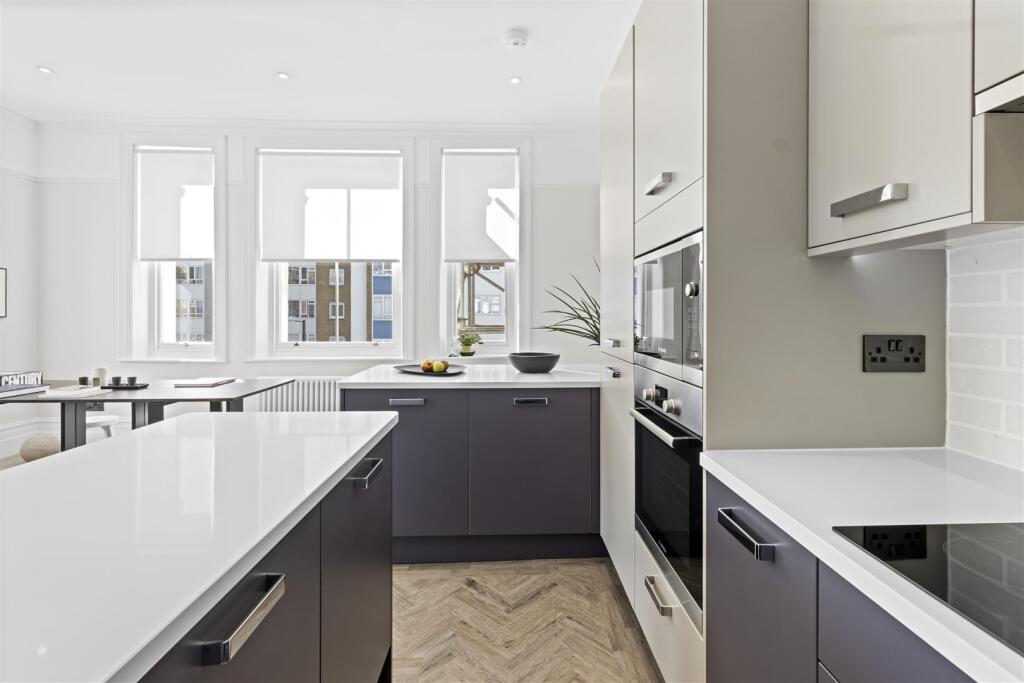 Apartment in Brighton - More