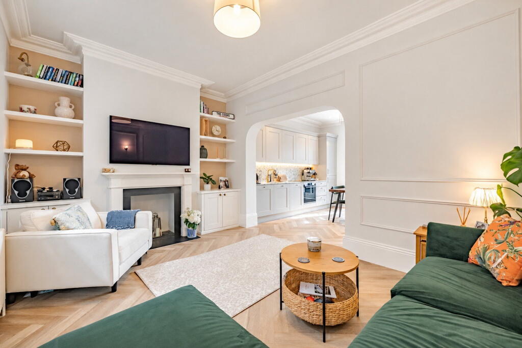 Apartment in Tunbridge Wells, Kent - View 5