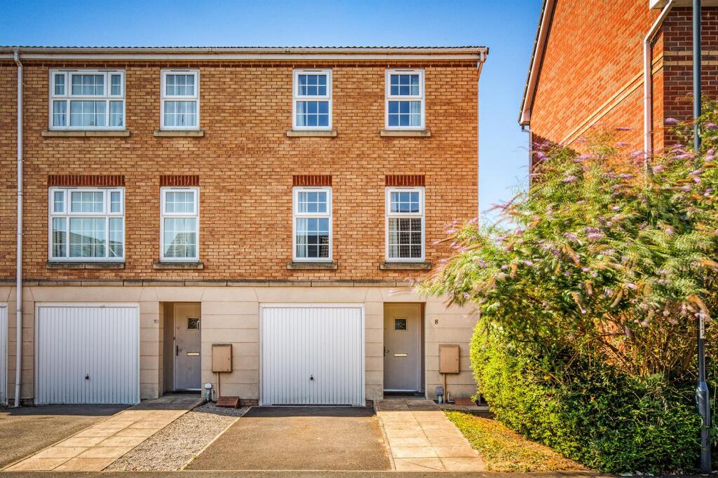 3-bed house on Persian Close, Derby, £230,000