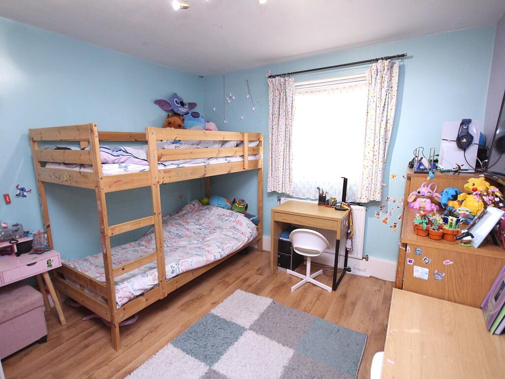 Apartment in Poole - More