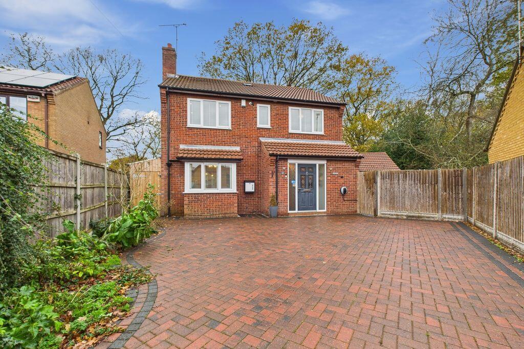 Main image of property: Brackenwood, 43 Coopers Holt Close, Skellingthorpe, Lincoln, LN6 5SY
