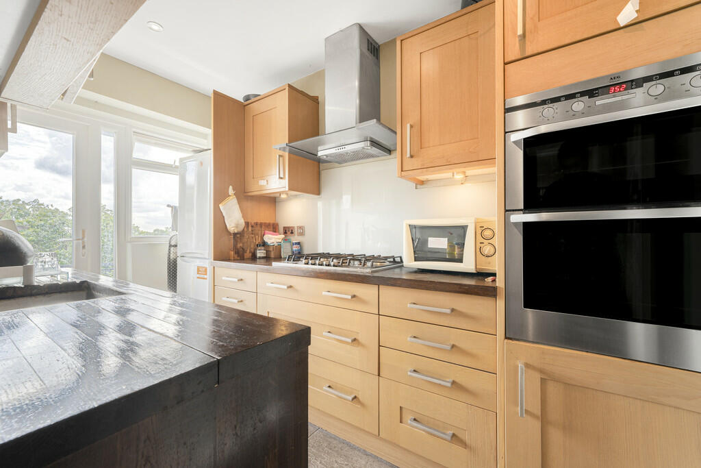 Great West Road, Isleworth photo 4