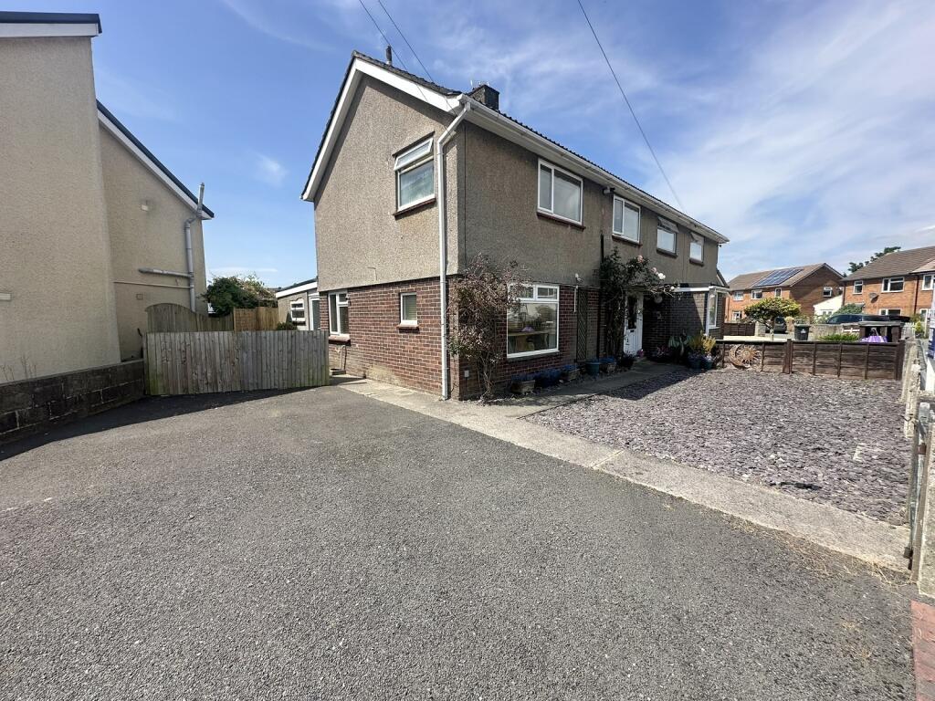 Main image of property: Meadway, Rogiet, Caldicot, Mon. NP26 3SA