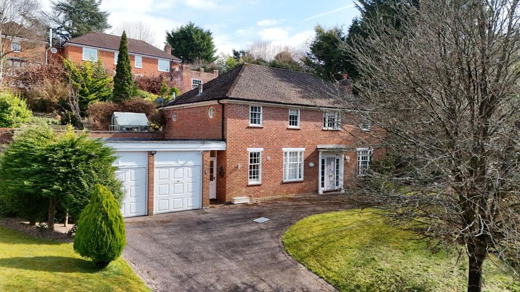 Main image of property: Elmshott Close, Penn, High Wycombe