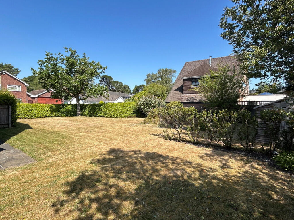 House in Merley, Hillbourne, Broadstone - View 2