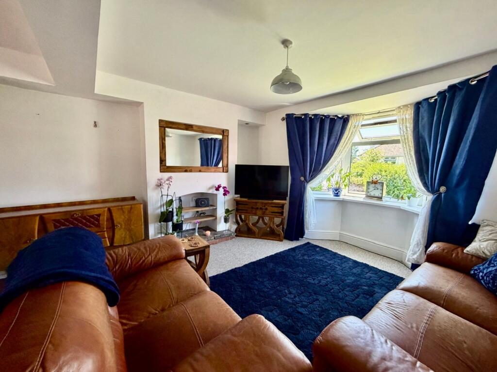 Markham Crescent, Oakdale, NP12 - More