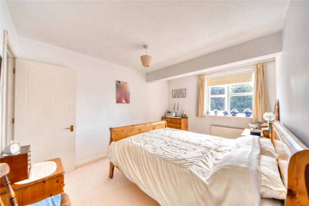 Apartment in Swindon - More