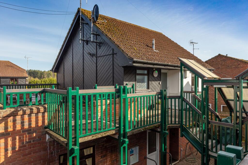 1-bed house on Mansfield Court, Riverside Close, Bridge, Canterbury, Kent, CT4, £130,000