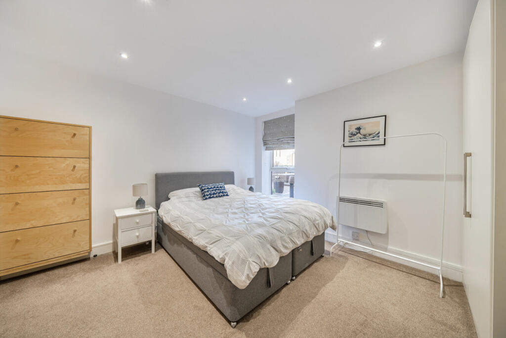Apartment in London - View 5