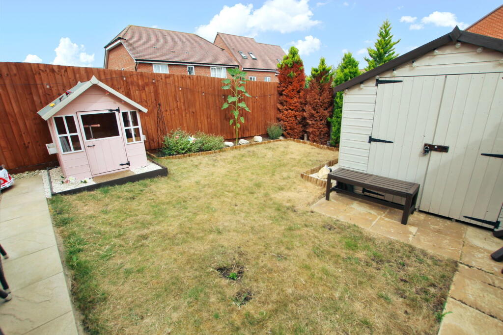 Dragonfly Crescent, Biddenham, Bedfordshire photo 4
