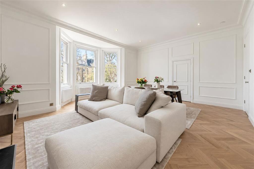 Apartment in London, Earl's Court - View 2