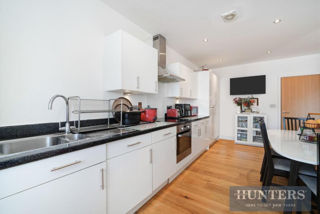 Apartment in London - View 5