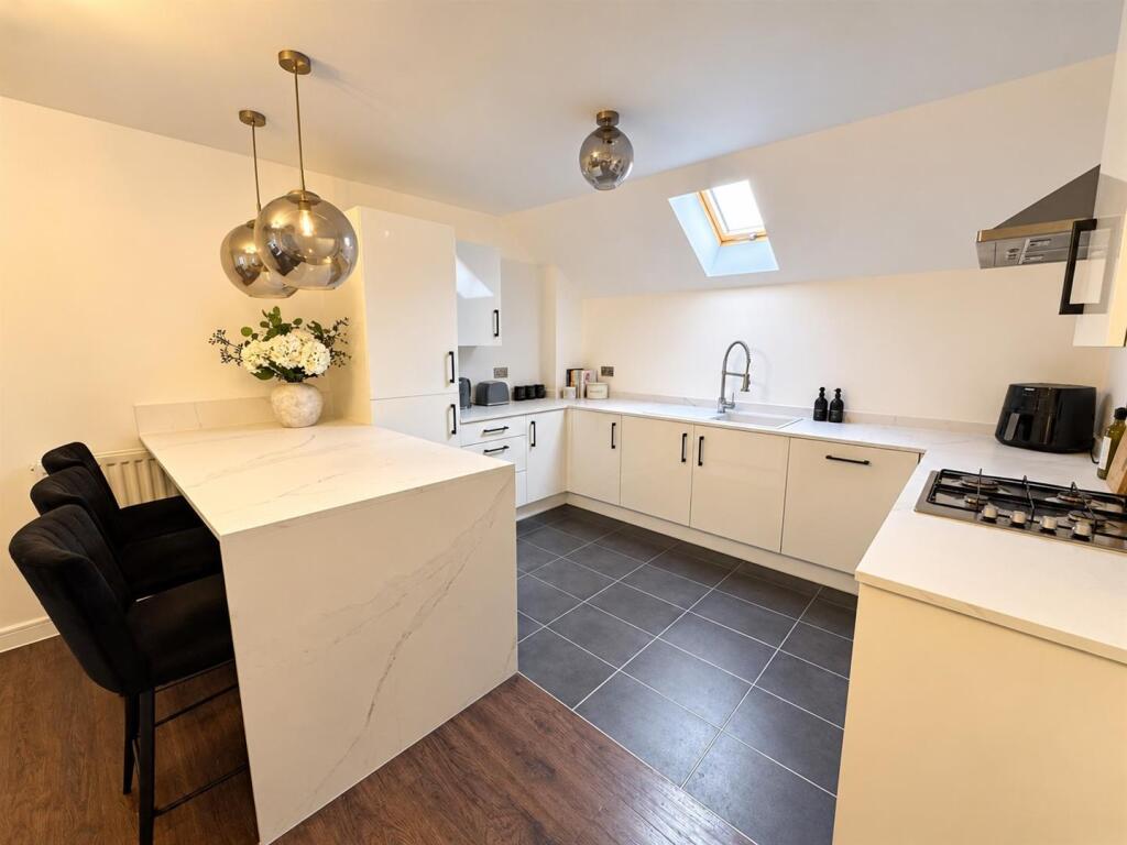 Apartment in Chelmsford - View 3