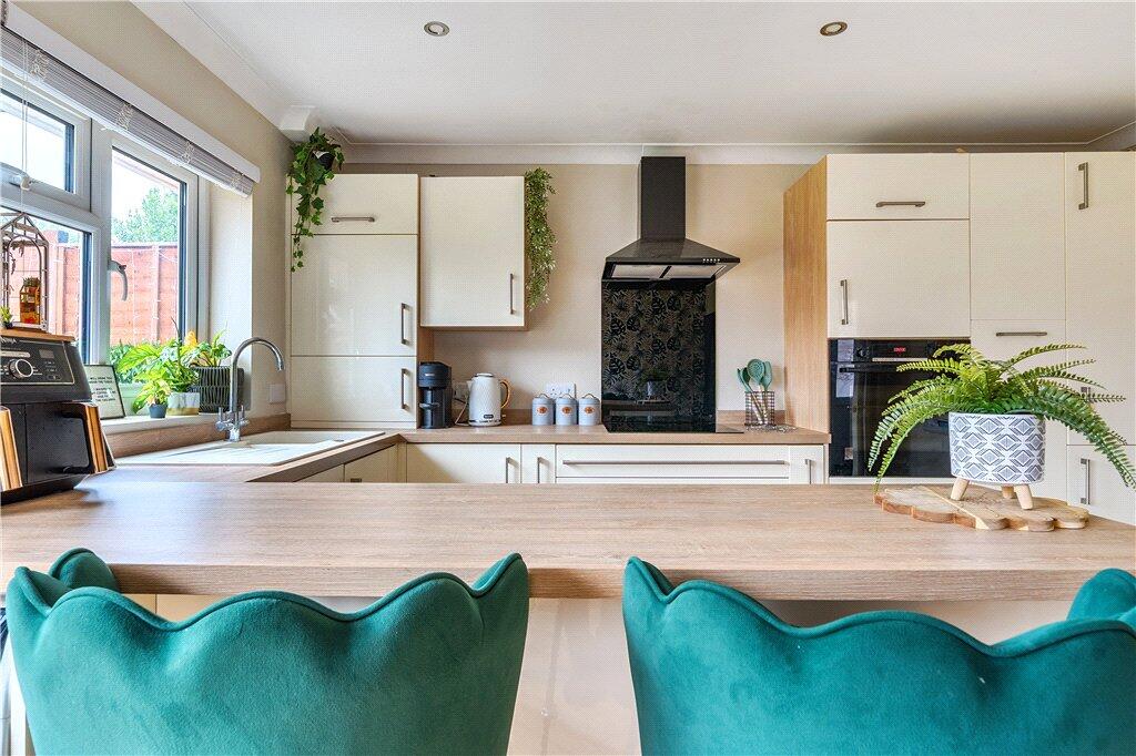 House in Southampton - More