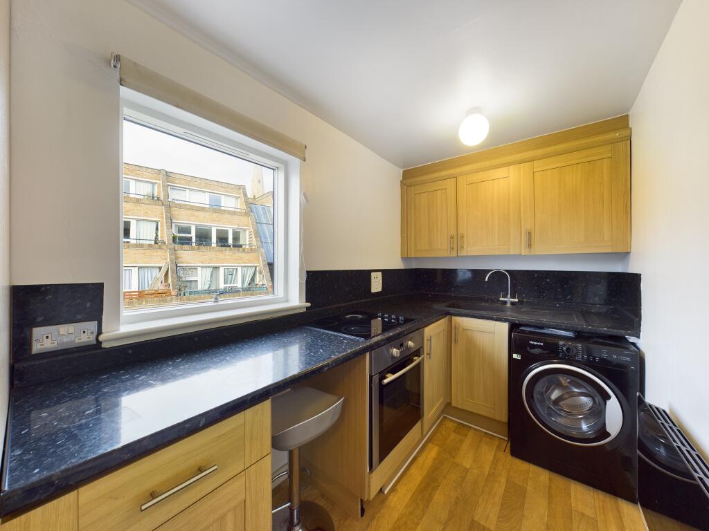 Apartment in Cambridge - View 3