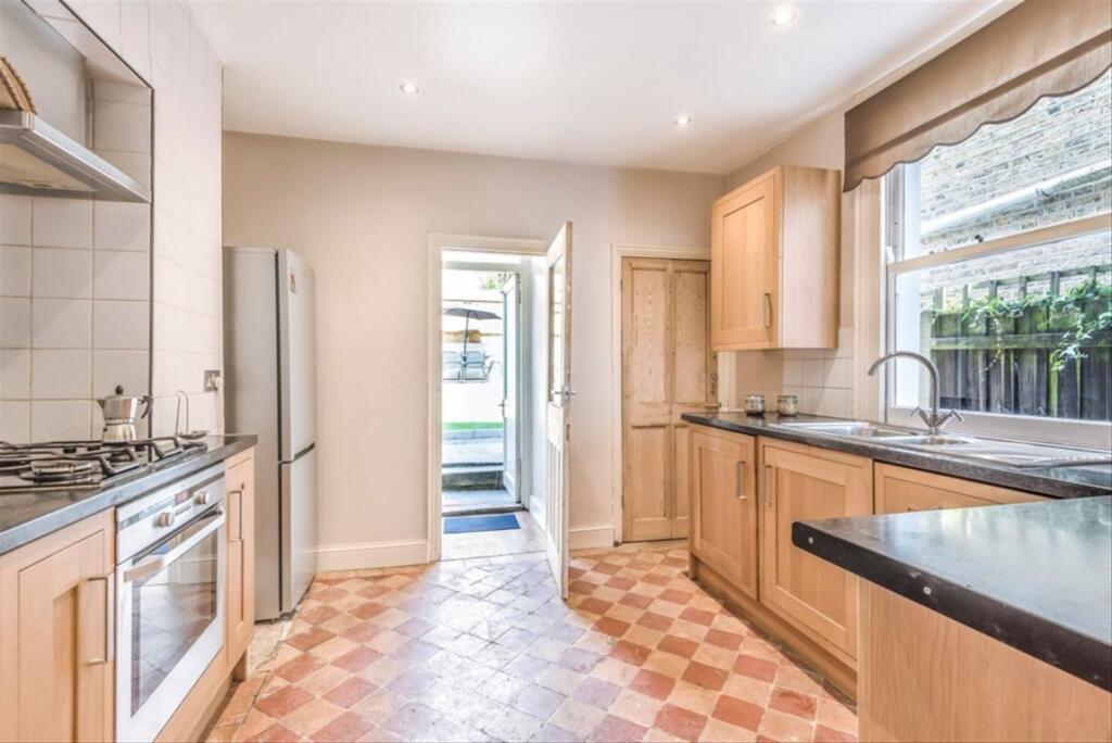 House in London - View 4