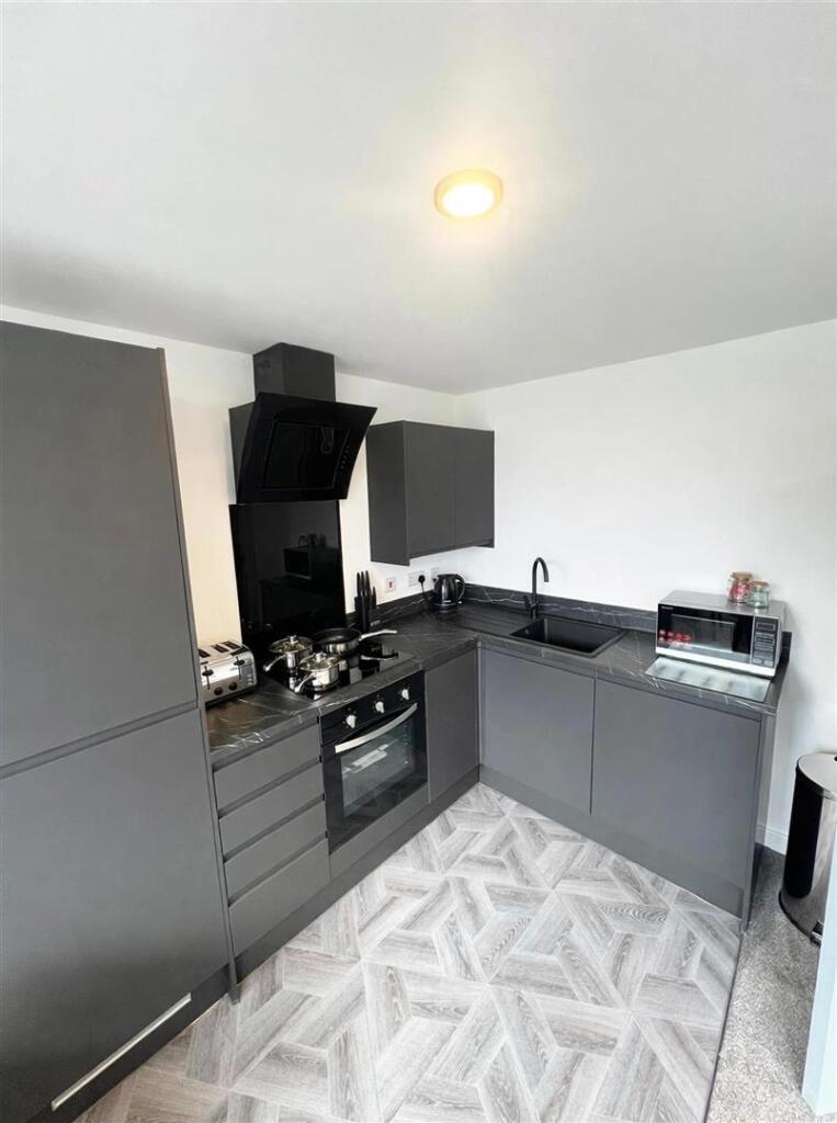 Apartment in Broxtowe, Nottinghamshire - View 2