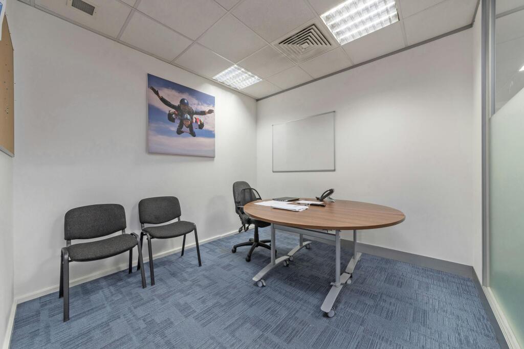 OFFICE2.jpg