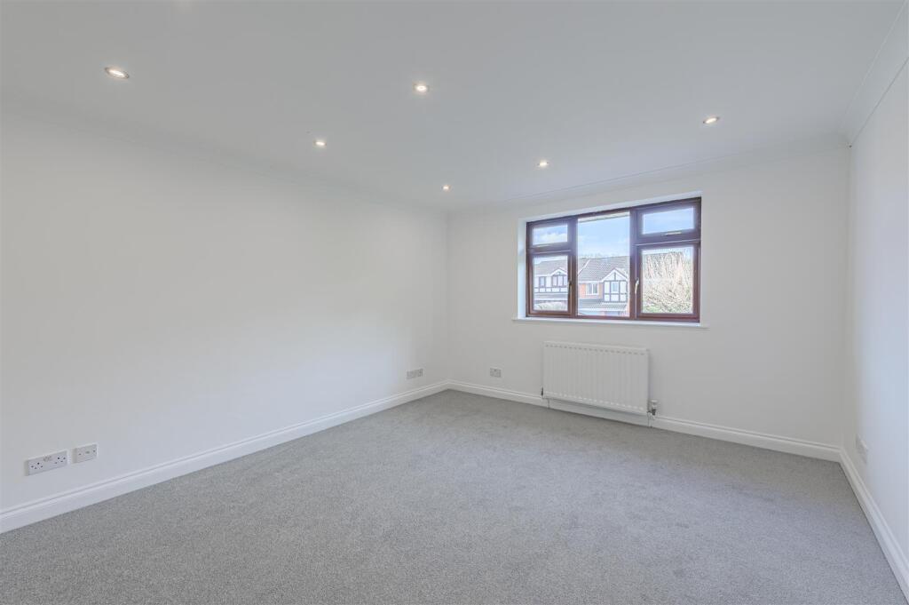 Additional image 18 of 75 Falcon, Wilnecote, B77