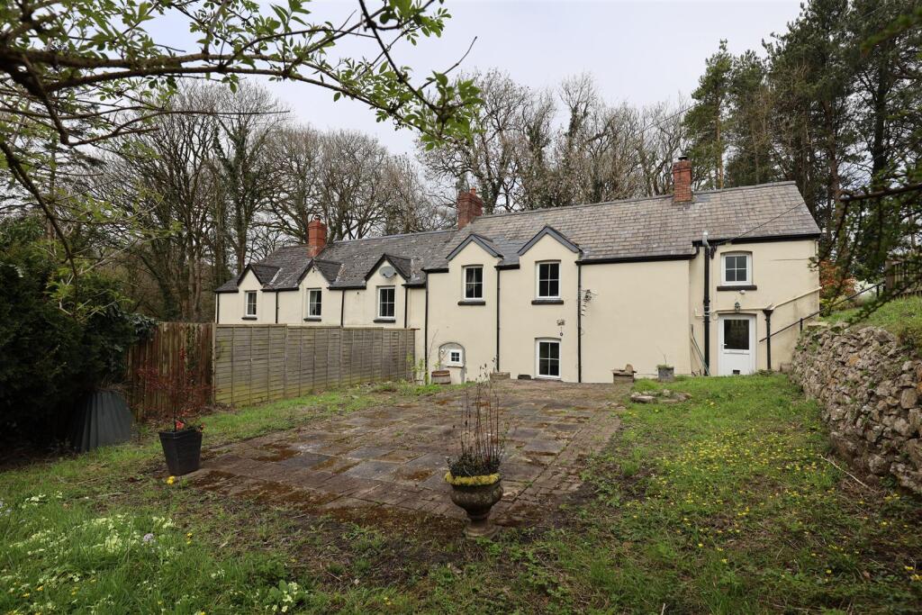Main image of property: Woodside Cottages, Fonmon, Nr Barry, Vale of Glamorgan, CF62 3BL