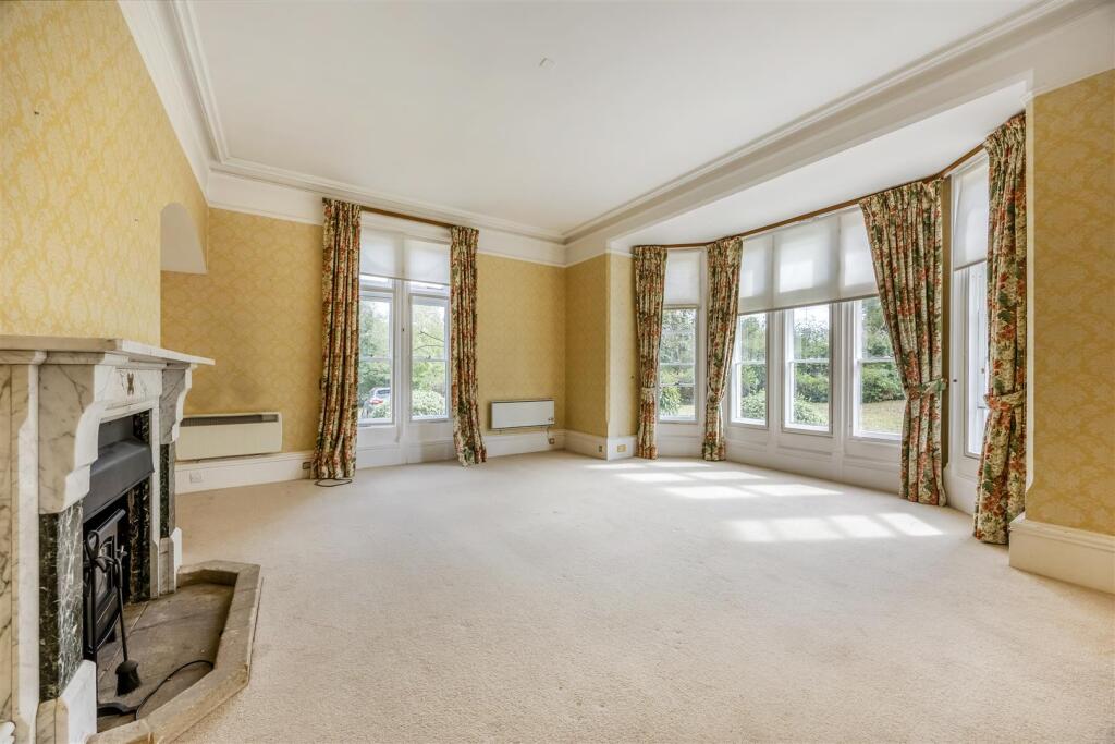Apartment in Gloucester - View 3