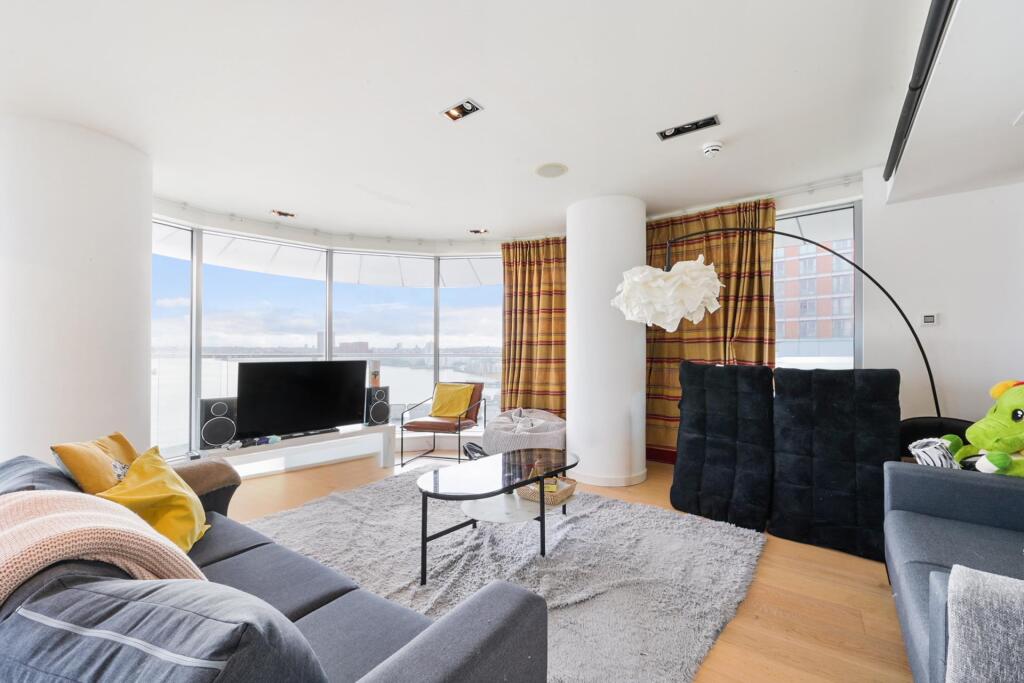 Main image of property: New Providence Wharf, 1 Fairmont Avenue, E14