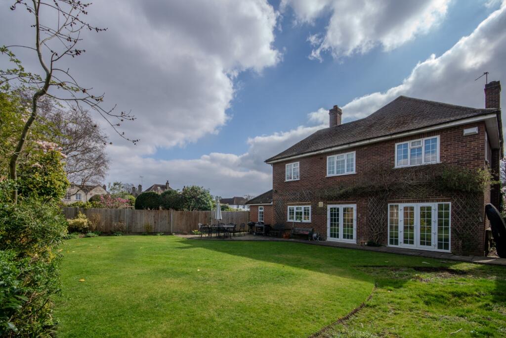 Cuckoo Hill Road, Pinner photo 4